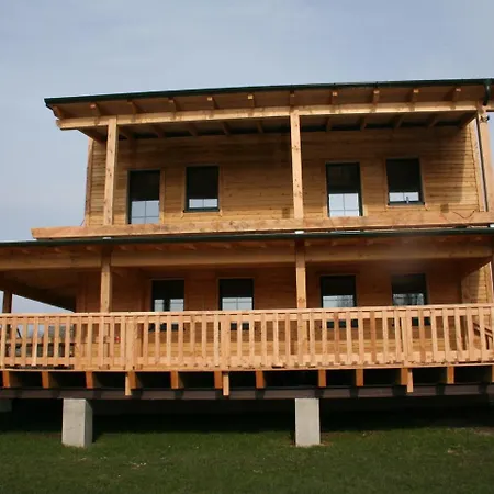 بيت للعطل Rustikales Horse Lake Ranch Haus 2 *